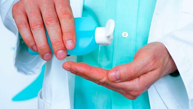 Vea cómo hacer un desinfectante casero y la manera de usarlo en tiempos de coronavirus 