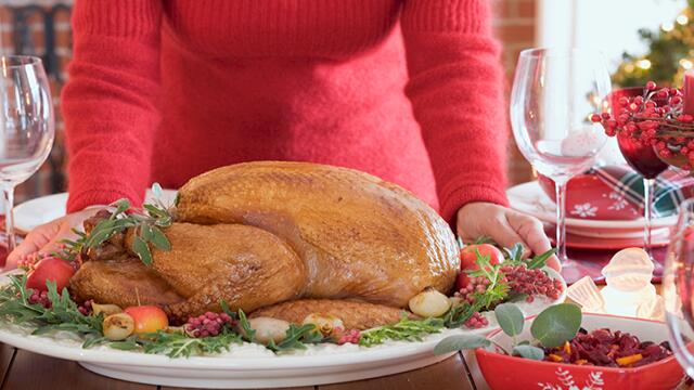 Brote de salmonela en pavos pone en riesgo celebración de Acción de Gracias en EE. UU.