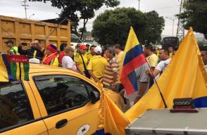 283698_Foto paro taxistas - BLU Radio Bucaramanga