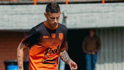 James Rodríguez en la sesión de entrenamiento con Envigado.
