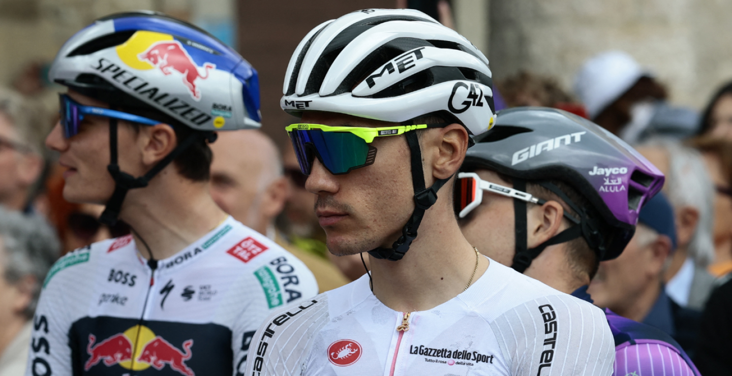 Juan Ayuso (UAE Team Emirates XRG), ciclista español y uno de los favoritos a ganar el Giro de Italia 2025
