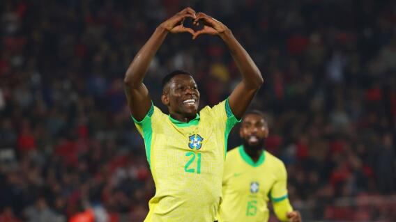 Luis Henrique y un festejo de gol con Brasil en las Eliminatorias frente a Chile. Luis Henrique y un festejo de gol con Brasil en las Eliminatorias frente a Chile.