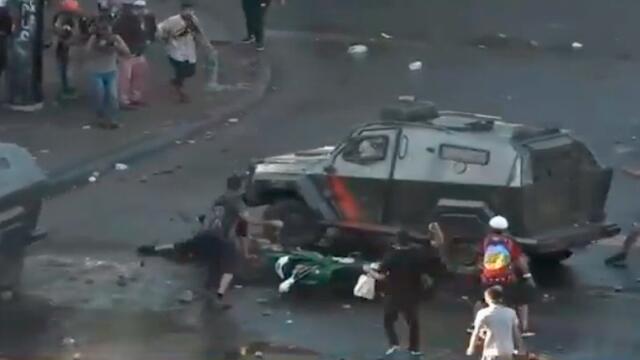 Indignación en Chile por tanqueta antimotines que embistió a un manifestante