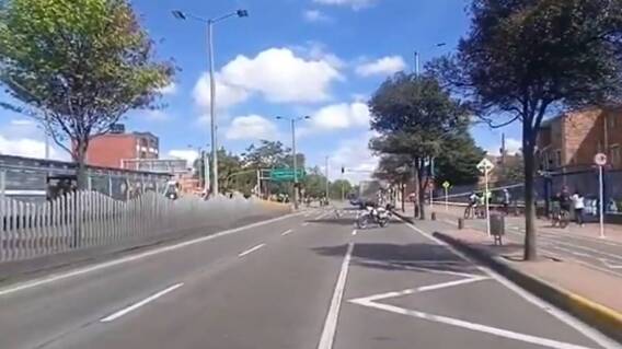 Ciclista muere tras choque con tractocamión en la calle 80; otro accidente se reporta Ciclista muere tras choque con tractocamión en la calle 80; otro accidente se reporta
