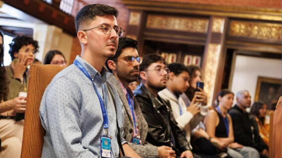 Llegan a Colombia 48 estudiantes extranjeros 