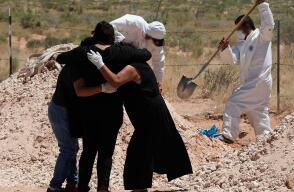 366186_Funeral durante pandemia del coronavirus // Foto: AFP
