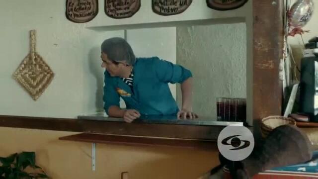 Germán comienza a sospechar que Mónica esconde algo Germán comienza a sospechar que Mónica esconde algo