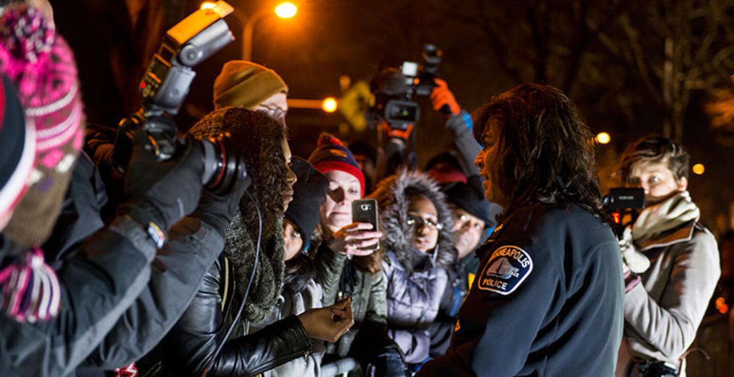 Los heridos "fueron hospitalizados con heridas que no ponen en riesgo sus vidas", precisó la Policía.