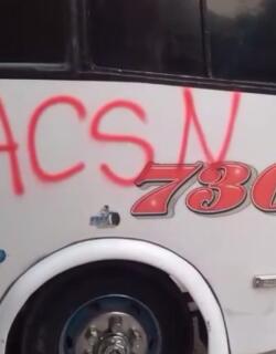 Hombres armados bajaron a pasajeros de un bus