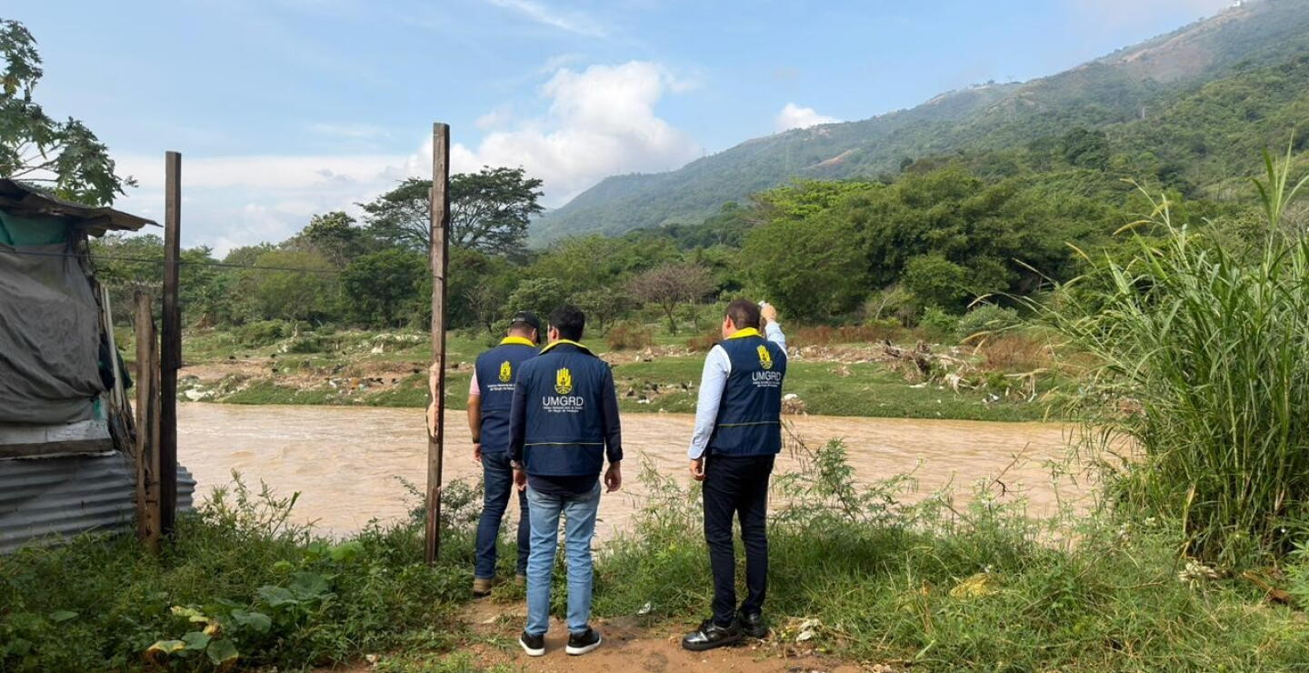 Alcaldía de Bucaramanga recorre barrios vulnerables afectados por lluvias.jpg