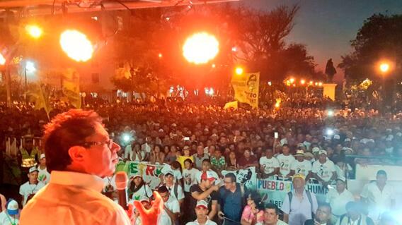 301427_BLU Radio. Gustavo Petro en Medellin / Foto: Twitter @periodista19