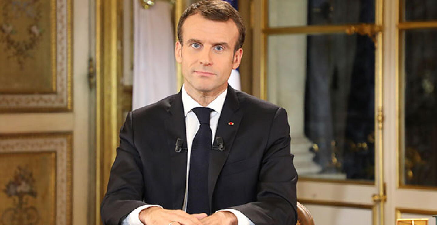 1012macron.jpg