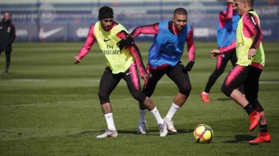 310451_Neymar y Mbappé