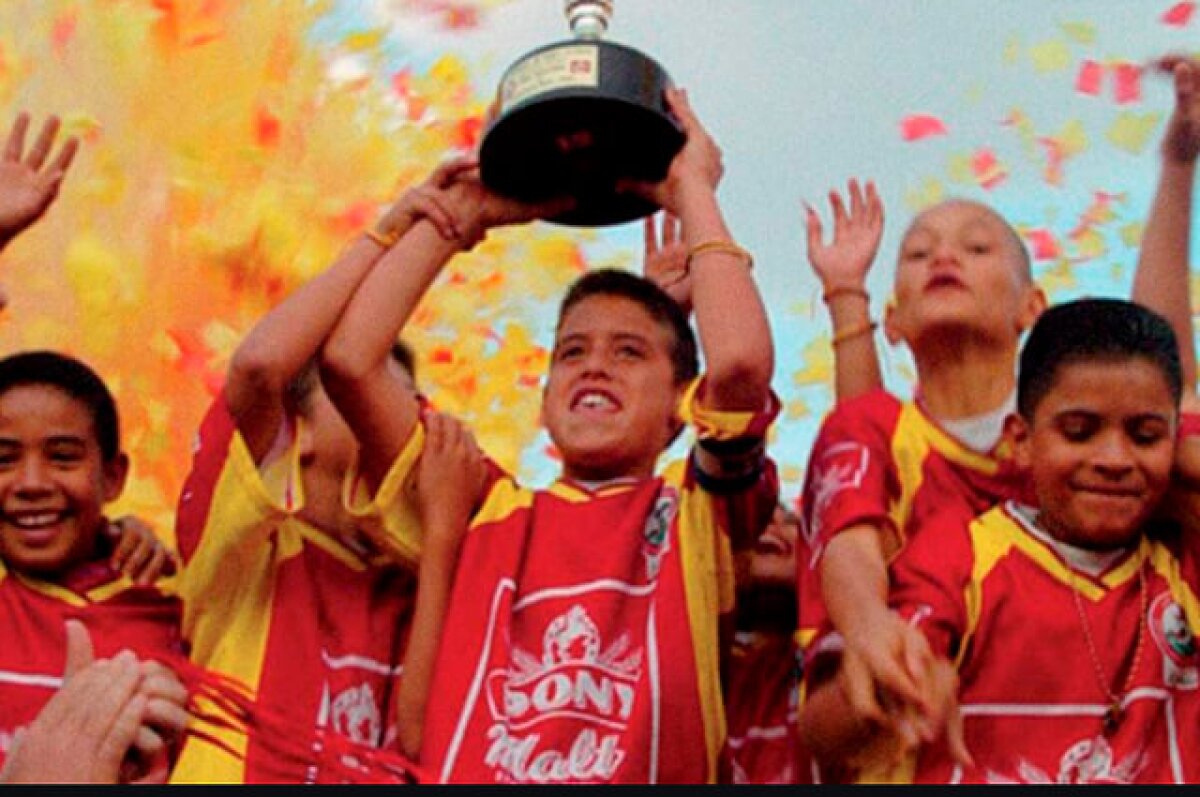 328078_jamesrodriguezponyfutbol050119e.jpg
