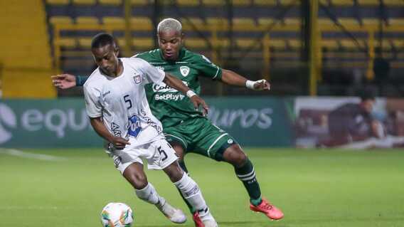 Acción de juego en el duelo entre La Equidad vs. Boyacá Chicó, por Liga. Acción de juego en el duelo entre La Equidad vs. Boyacá Chicó, por Liga.