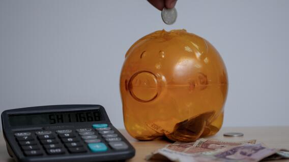 Para ahorrar un millón de pesos en seis meses debe comenzar guardando 26.000 pesos en la primera semana. Para ahorrar un millón de pesos en seis meses debe comenzar guardando 26.000 pesos en la primera semana.