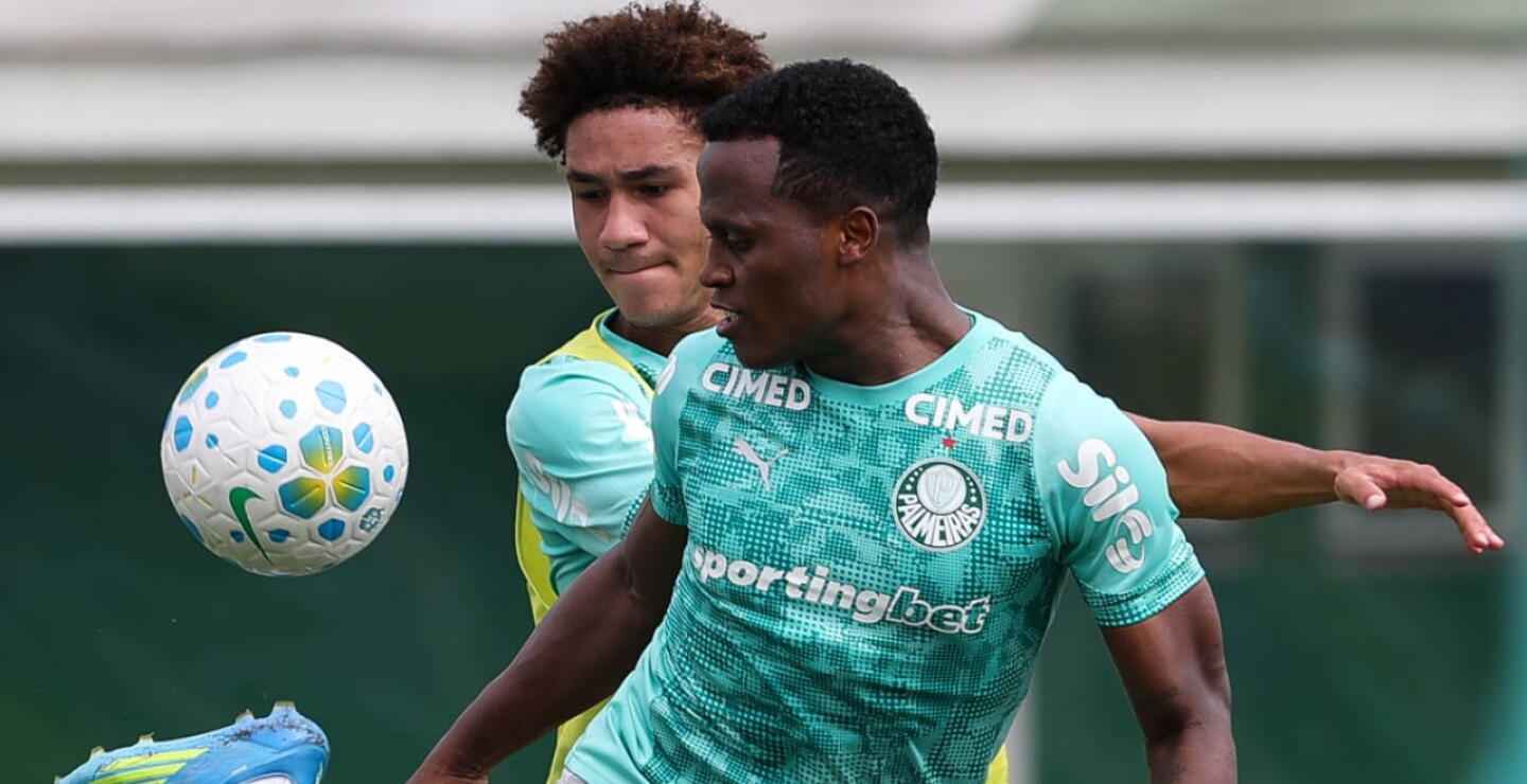 Jhon Arias volvió a entrenamiento con Palmeiras.