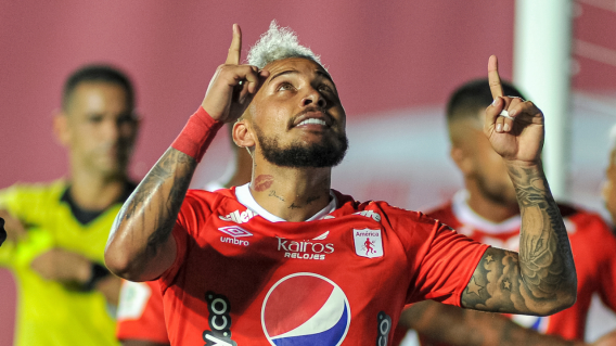 Duván Vergara, delantero de América de Cali, celebra su gol contra Deportes Tolima Duván Vergara, delantero de América de Cali, celebra su gol contra Deportes Tolima