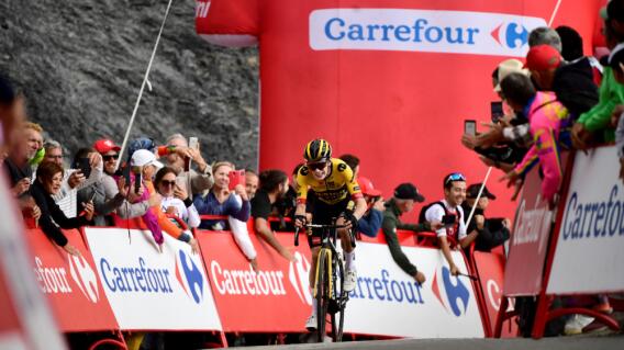 Jonas Vingegaard (Jumbo Visma), en medio de la Vuelta a España 2023 Jonas Vingegaard (Jumbo Visma), en medio de la Vuelta a España 2023