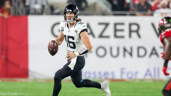Trevor Lawrence, quarterback de los Jacksonville Jaguars. Trevor Lawrence, quarterback de los Jacksonville Jaguars.