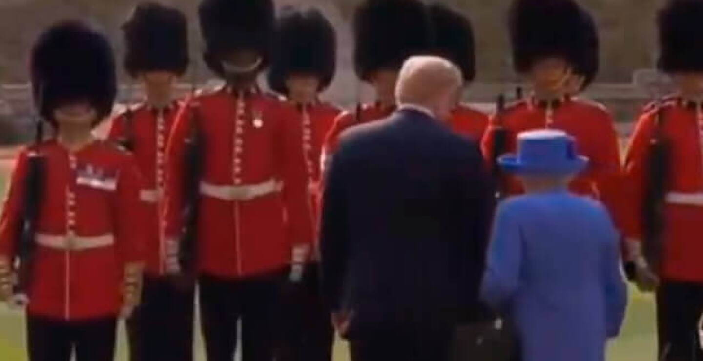 trum-y-reina-isabel.jpg