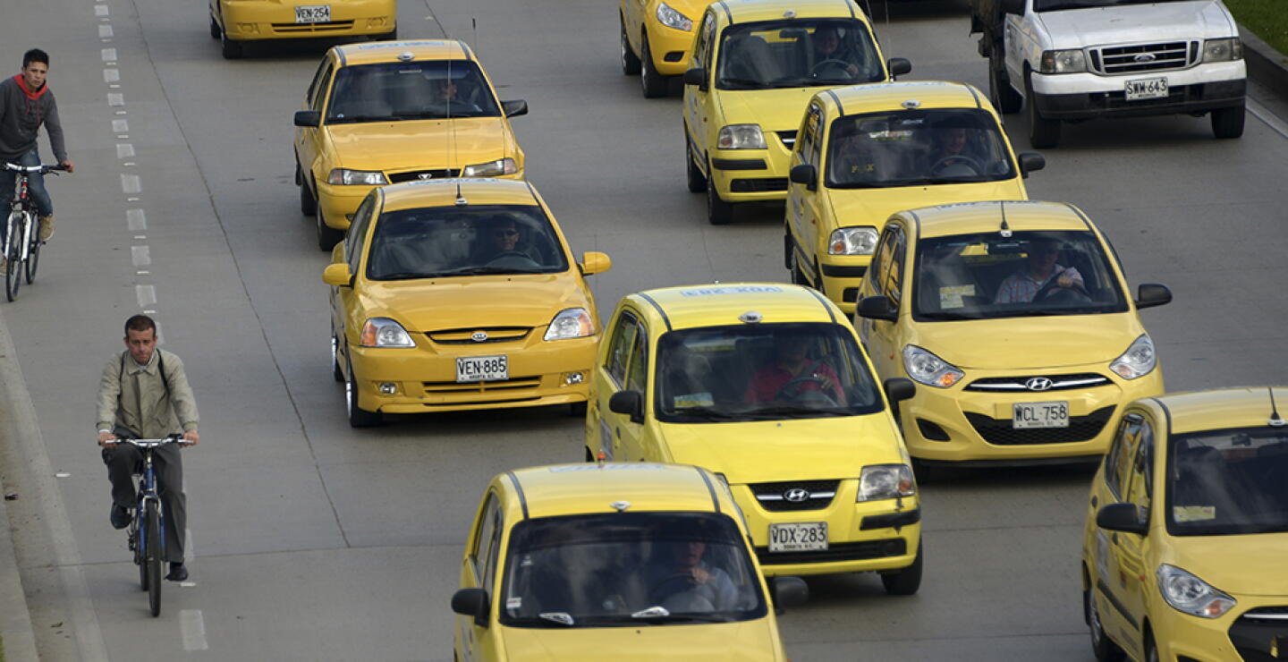 242296_BLU Radio. Taxistas // Foto: Referencia AFP.