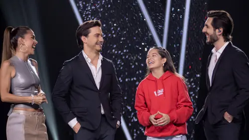 Lagos y Danna Michel se conocen en La Voz Kids.