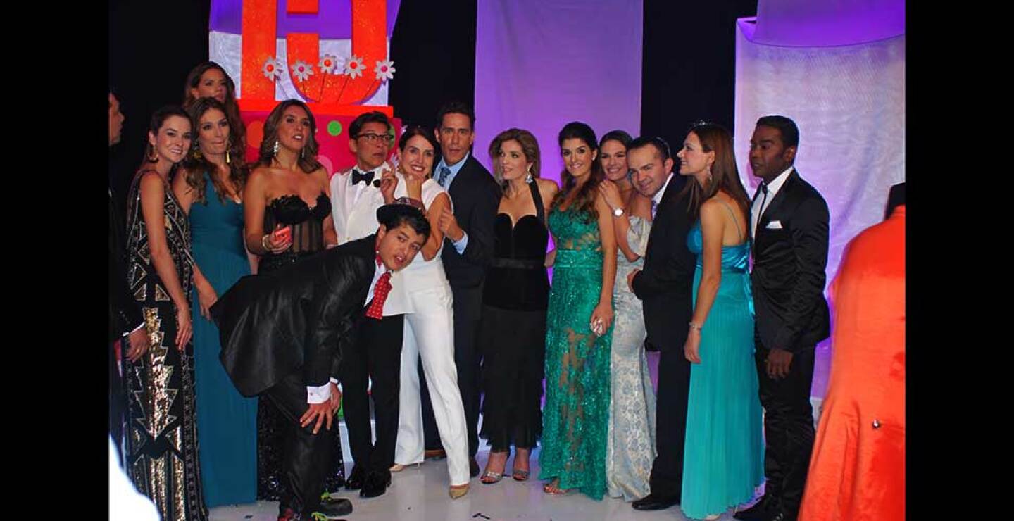 154116_personajes-dia-a-dia-fiesta.jpg 154116_personajes-dia-a-dia-fiesta.jpg