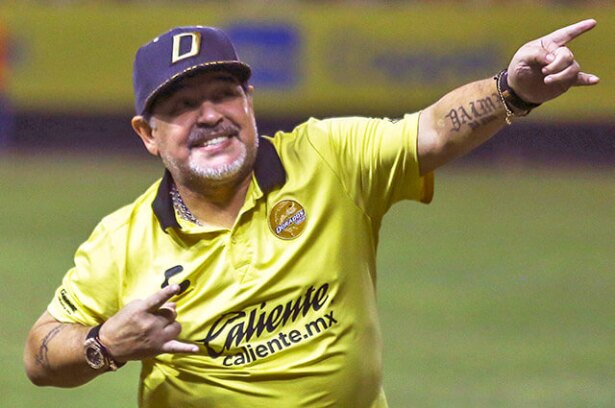 309752_diegomaradonadorados010419afpe.jpg