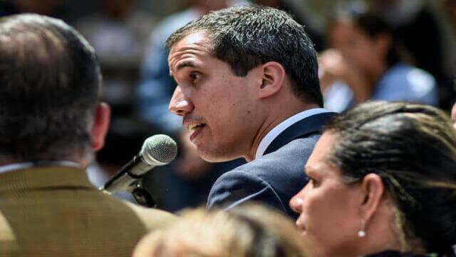 Militares quieren robar ayuda humanitaria para entregarla a través de régimen chavista, dice Guaidó