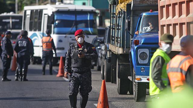 Colapsan vías de entrada a Caracas tras cuarentena impuesta por coronavirus