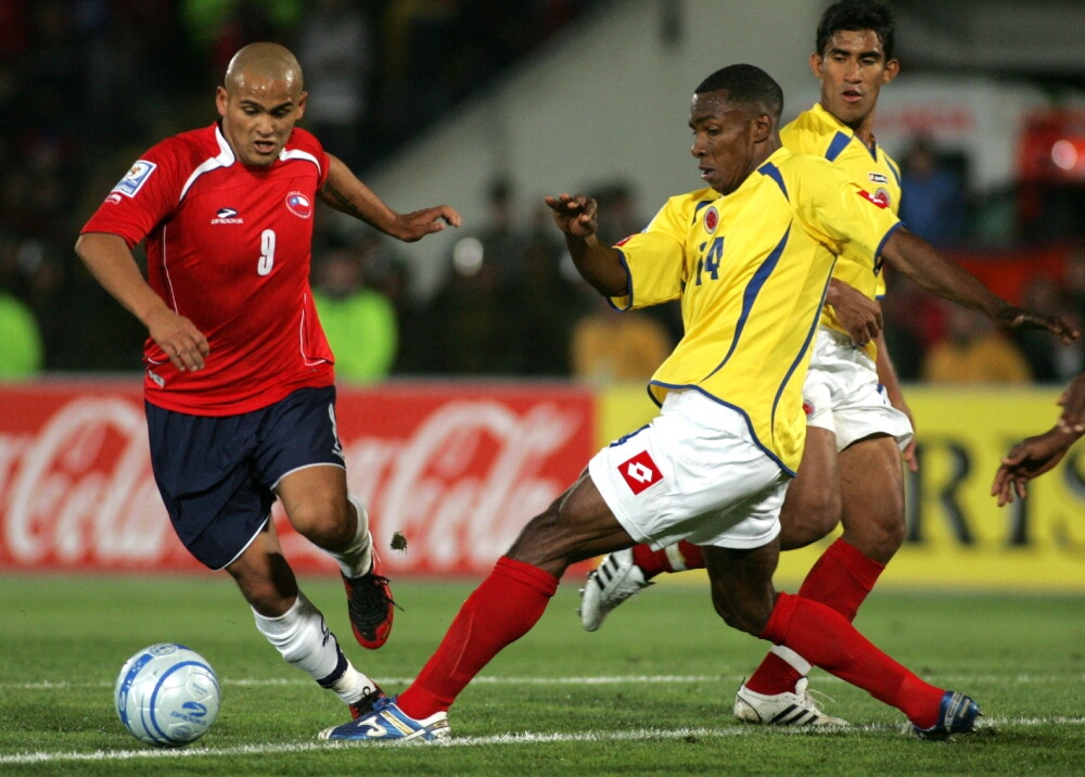 Chile vs. Colombia en las Eliminatorias 2010.jpg Chile vs. Colombia en las Eliminatorias 2010.jpg
