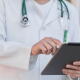 Médico, sistema de salud. 