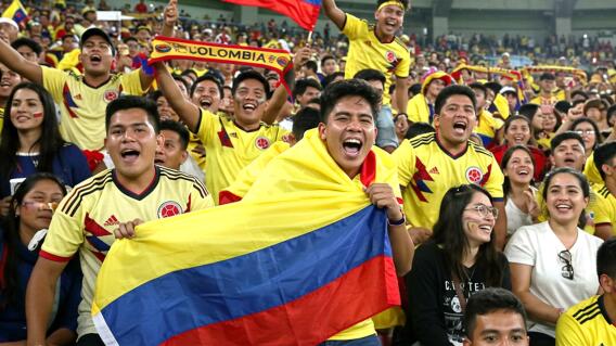 Hinchas de la Selección Colombia, por noticia que dice que el fútbol cura la depresiòn.jpg Hinchas de la Selección Colombia, por noticia que dice que el fútbol cura la depresiòn.jpg
