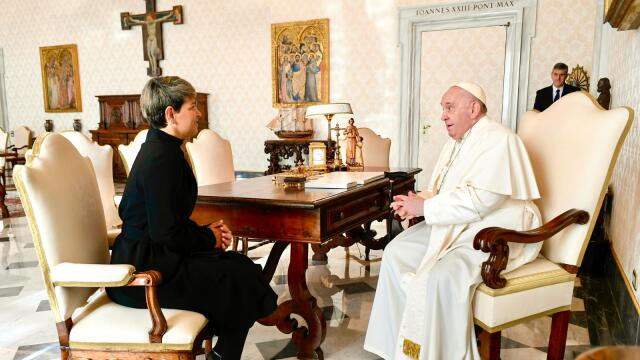 Verónica Alcocer en audiencia privada con el papa Francisco Verónica Alcocer en audiencia privada con el papa Francisco