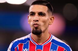 Daniel Muñoz, lateral colombiano que milita en Crystal Palace.