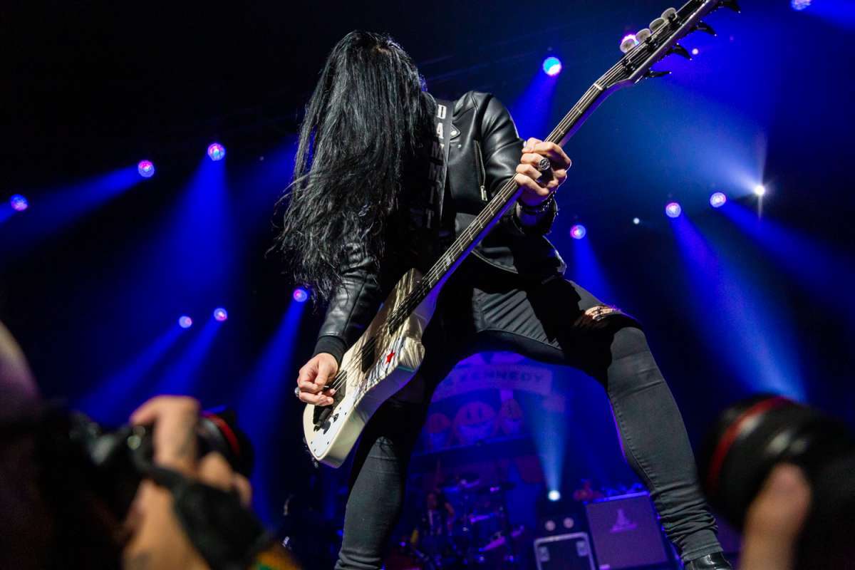 640459_slash_10.jpg