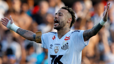 Neymar, star brésilienne de Santos, lors d'un match de championnat brésilien Neymar, star brésilienne de Santos, lors d'un match de championnat brésilien