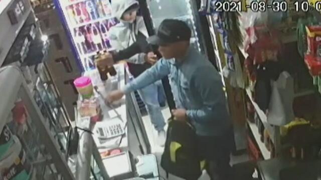 Se metieron a un local, pero no a robar dinero sino todo el trago Se metieron a un local, pero no a robar dinero sino todo el trago
