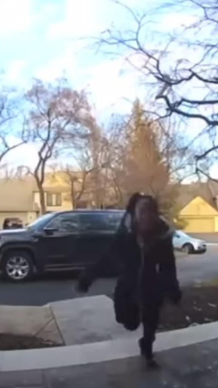 Valiente heroína: niña de 8 años salvó a su bisabuela que fue atropellada