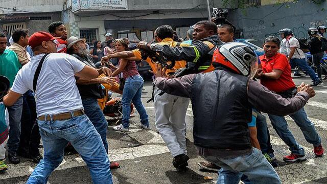 A golpes terminó marcha en Caracas mientras TSJ rechazó recurso de fiscal para frenar Constituyente