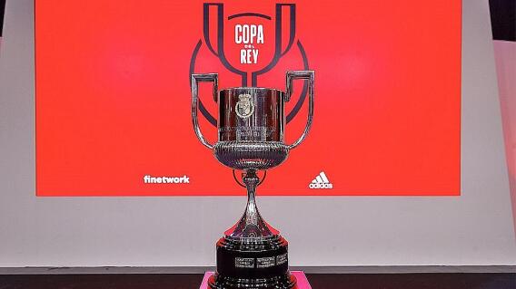Este es el trofeo de la Copa del Rey. Este es el trofeo de la Copa del Rey.