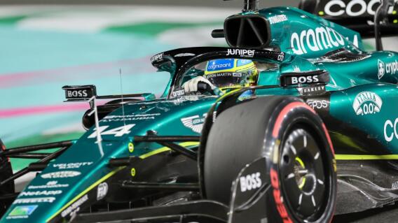 Aston Martin en medio de la clasificación del Gran Premio de Arabia Saudita, de la Fórmula 1 Aston Martin en medio de la clasificación del Gran Premio de Arabia Saudita, de la Fórmula 1