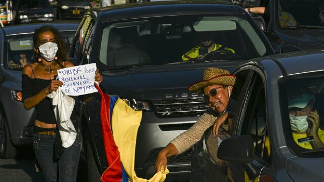 pitatón en Medellín en apoyo a álvaro uribe.jpg pitatón en Medellín en apoyo a álvaro uribe.jpg