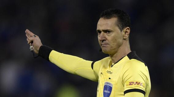 Wilmar Roldán, árbitro colombiano. Wilmar Roldán, árbitro colombiano.