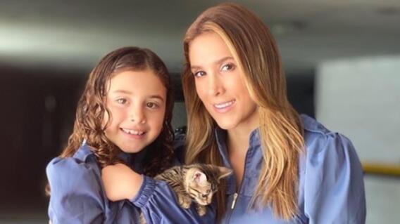 daniela ospina y Salomé.jpg daniela ospina y Salomé.jpg