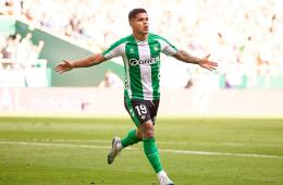 'Cucho' Hernández, delantero colombiano que milita en el Betis. 