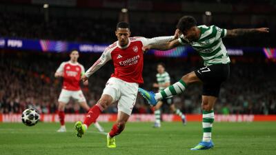 Luis Javier Suárez en Arsenal vs. Sporting Lisboa en la Champions League.