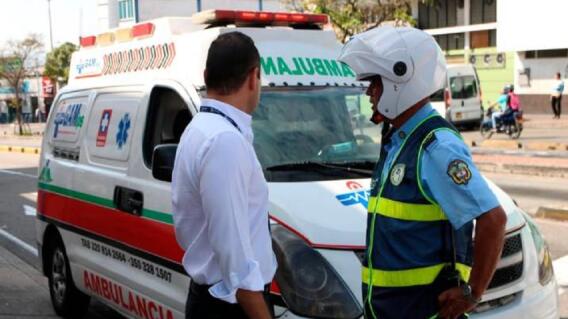 355786_BLU Radio. Ambulancias en Bucaramanga / Foto: suministrada 355786_BLU Radio. Ambulancias en Bucaramanga / Foto: suministrada