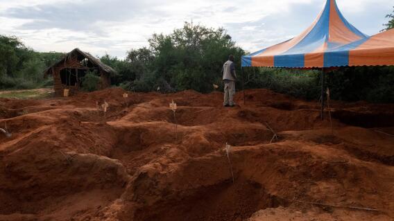 Suben a 400 las víctimas de secta en Kenia